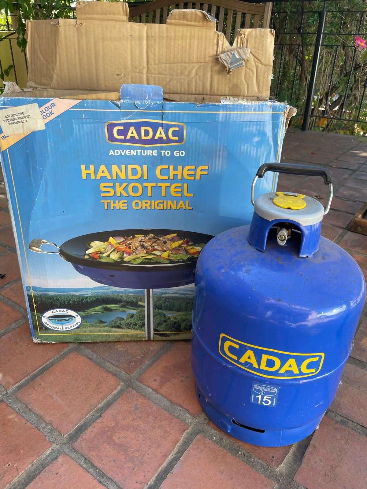 CADAC Handi Shef Skottel With CADAC Gas Bottle - E Hawker