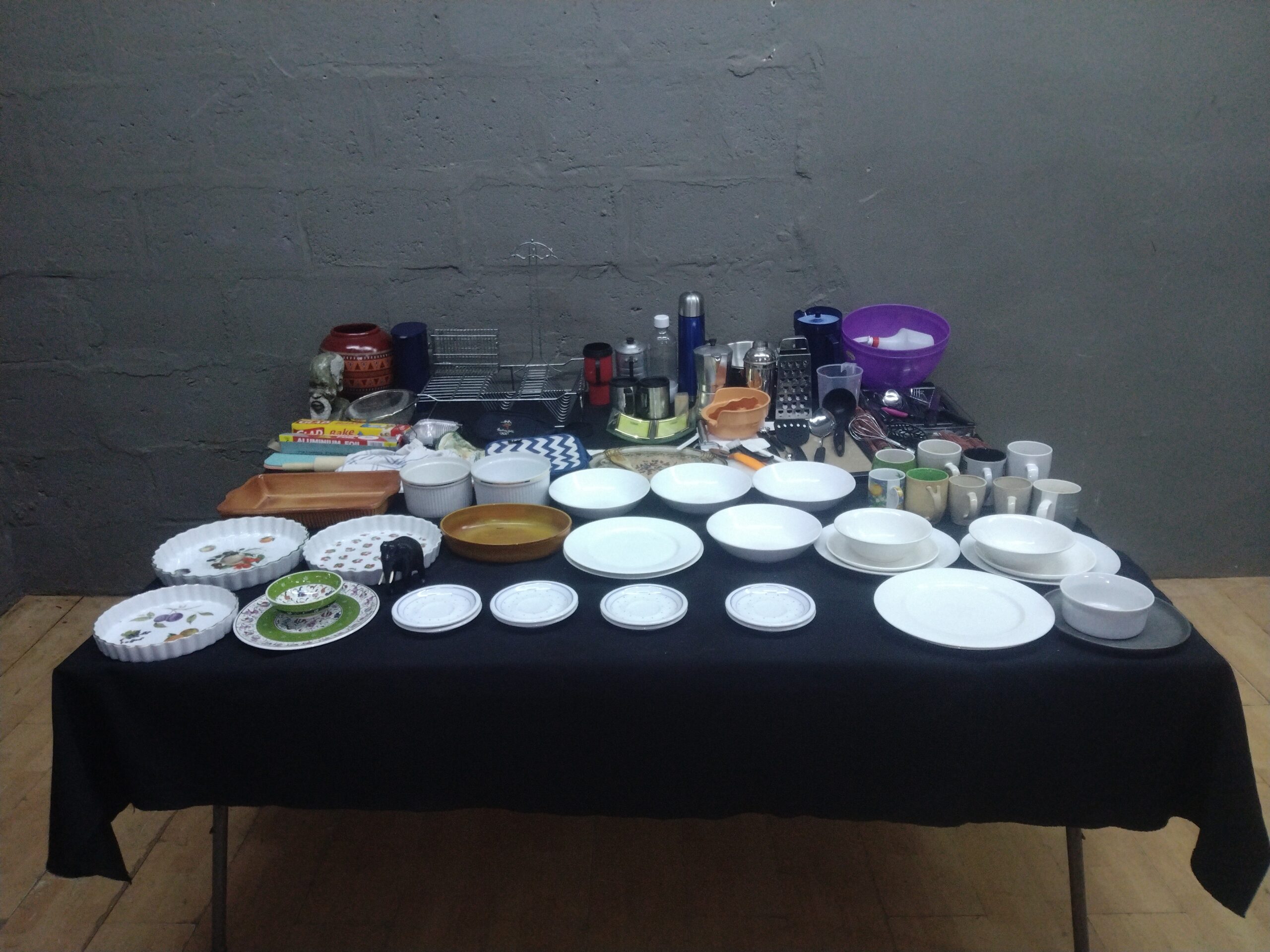 Mixed Lot of Assorted Kitchenware & Utensils — Approx. 40 Pieces
