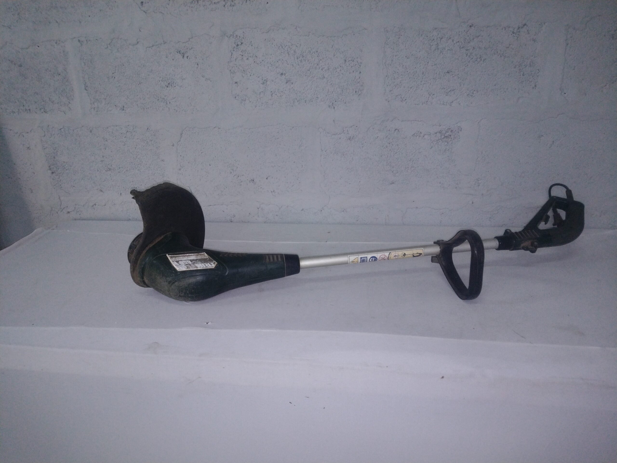Corded Electric Grass/String Trimmer with Guard & Auxiliary Handle (1pc)