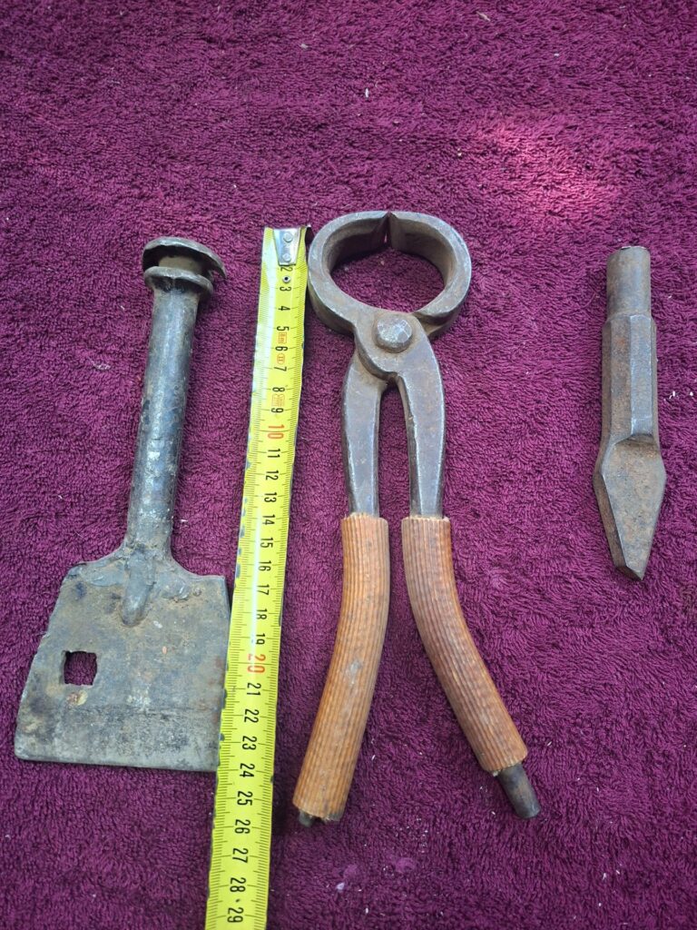 Lot of 3 Vintage Black Smith Hand Tools — Ring‑jaw Pincers, Scraper & Pointed Punch/Chisel (Surface Rust, Untested)