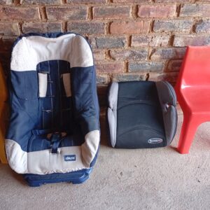 Mixed lot: 2 Child Car Seats + 2 Plastic Kiddie Chairs (4 items)