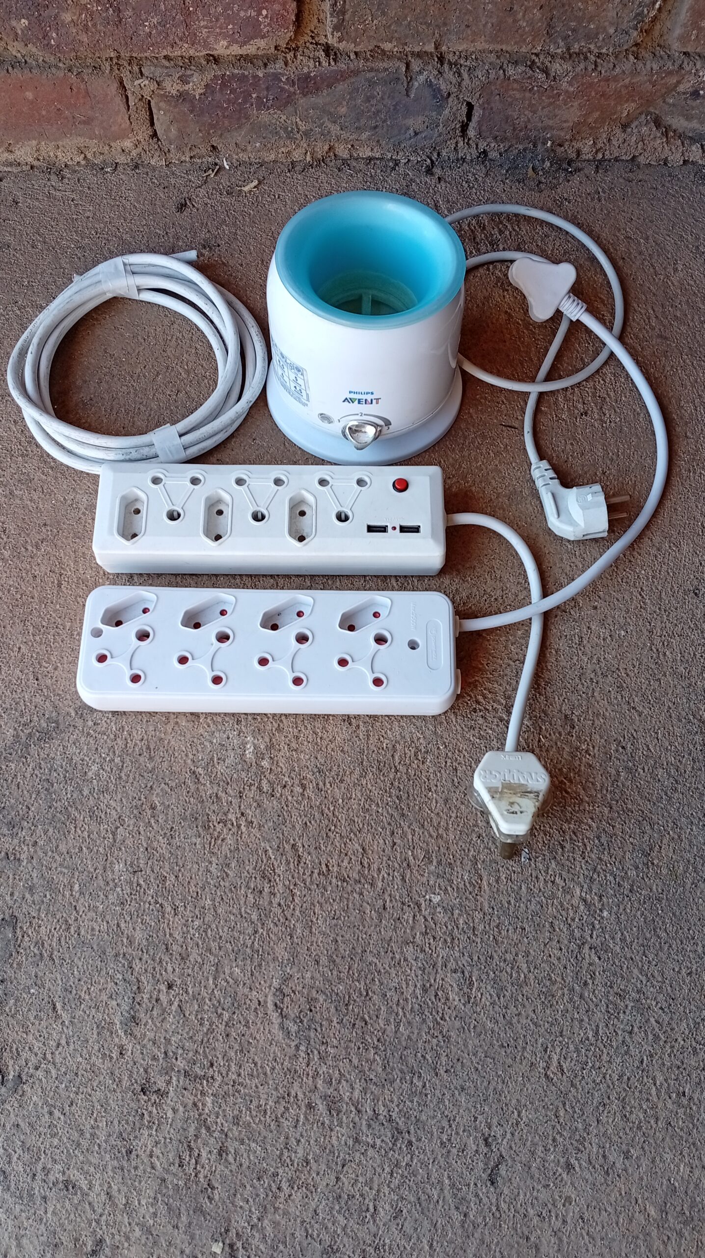 Avent Electric Bottle Warmer with 3 White Power Leads – Bundle of 4