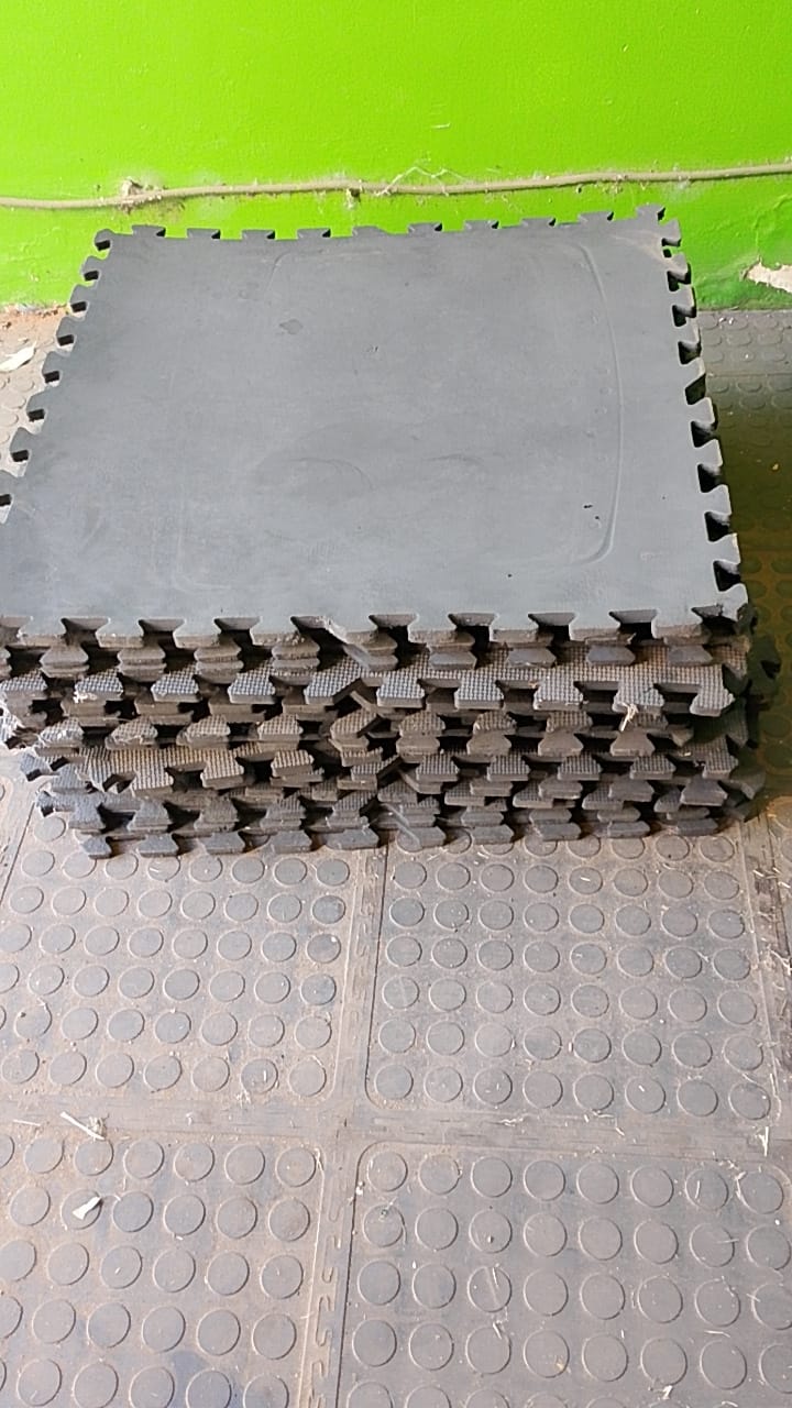 Lot of 20 Black Interlock EVA Floor Tiles, 50 x 50 cm (well used)