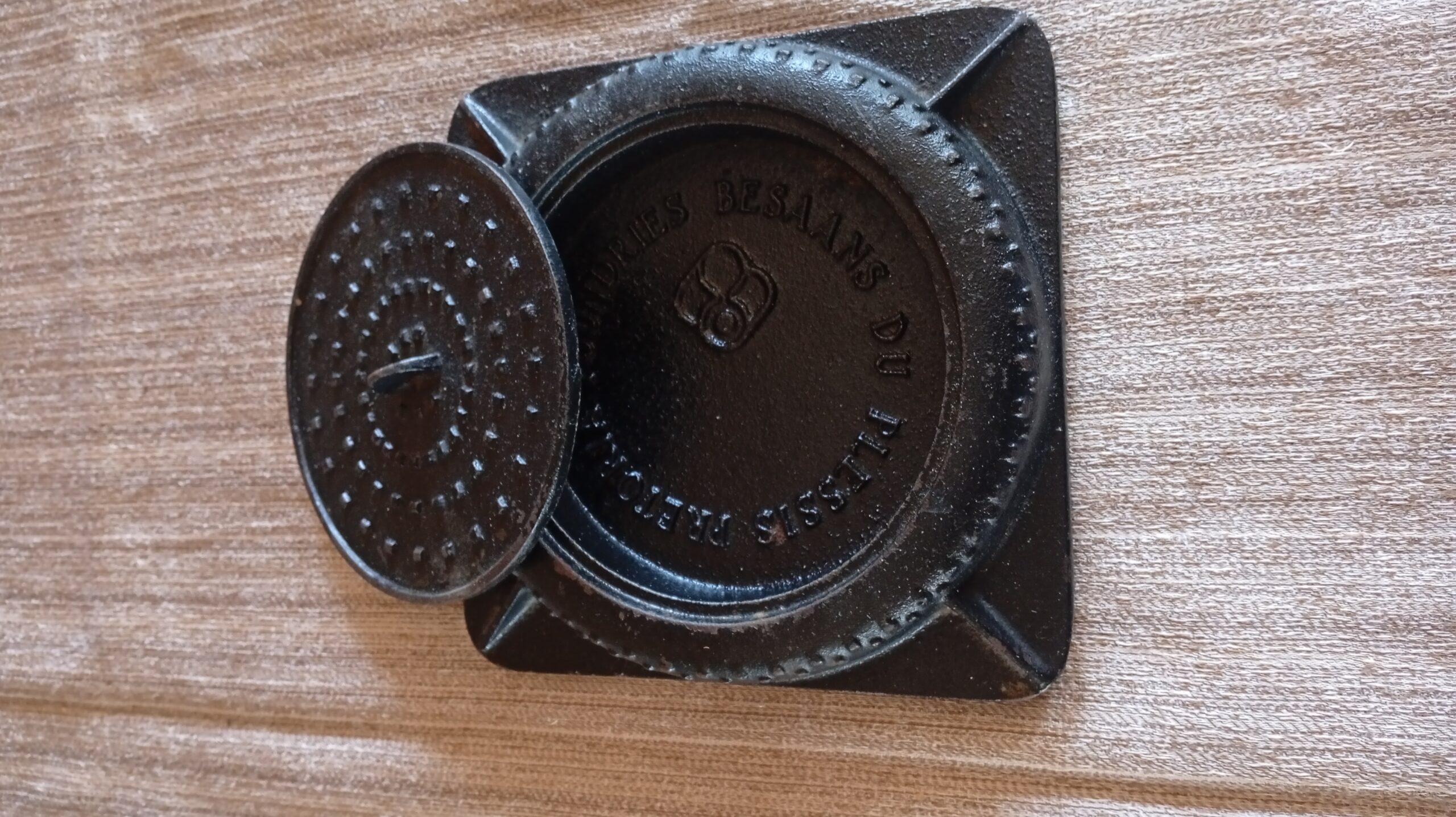Vintage cast iron simmer ring with removable insert — single item