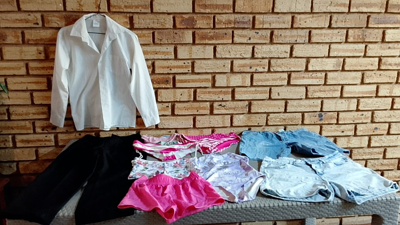 Mixed Lot of Children’s Clothing – 10 Pieces (various sizes)