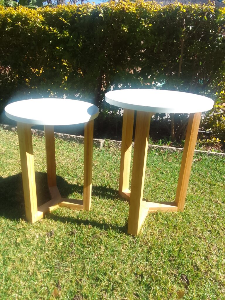 Pair of Round Side Tables with White Tops and Wood-Coloured Legs (Set of 2)