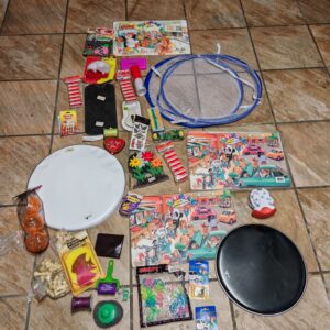 Mixed lot of small novelty toys & household items – sealed packs and loose pieces (25–40 pcs)