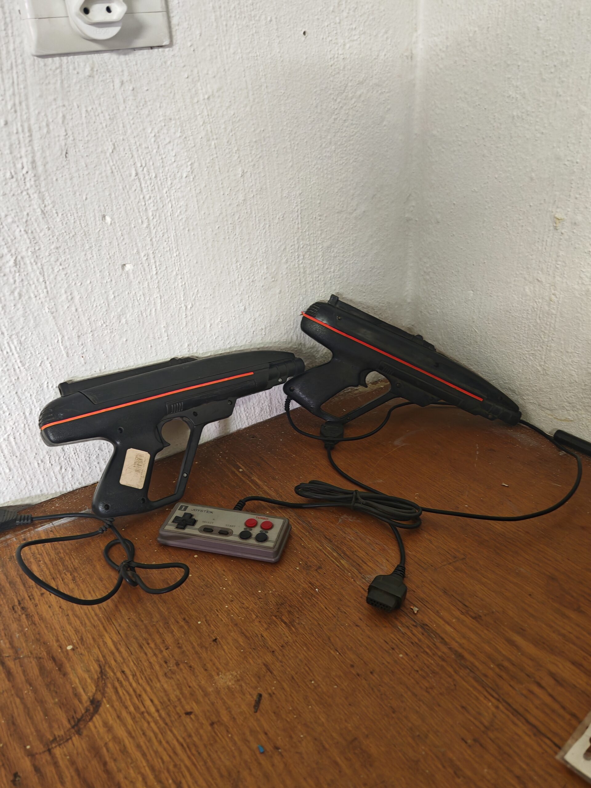 Lot: 2 Wired Pistol-Style Light Guns + 1 Small Wired Controller (Set of 3)