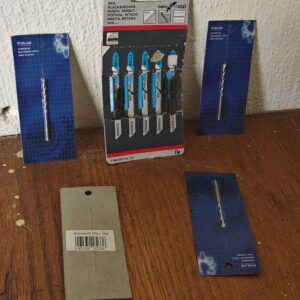 Mixed Lot: Bosch T118B Jigsaw Blade Pack + 3 Carded Drill Bits (4 items)