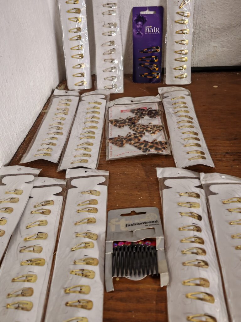 Bundle of Packaged Hair Clips, Comb & Assorted Patterned Clips (Approx. 17 pcs)
