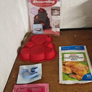 Bundle of Silicone Baking Moulds & Baking Accessories (5-piece lot)