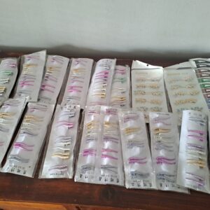 Job Lot of Girls' Hair Clips on Retail Cards — Assorted Colours (approx. 20–24 cards)