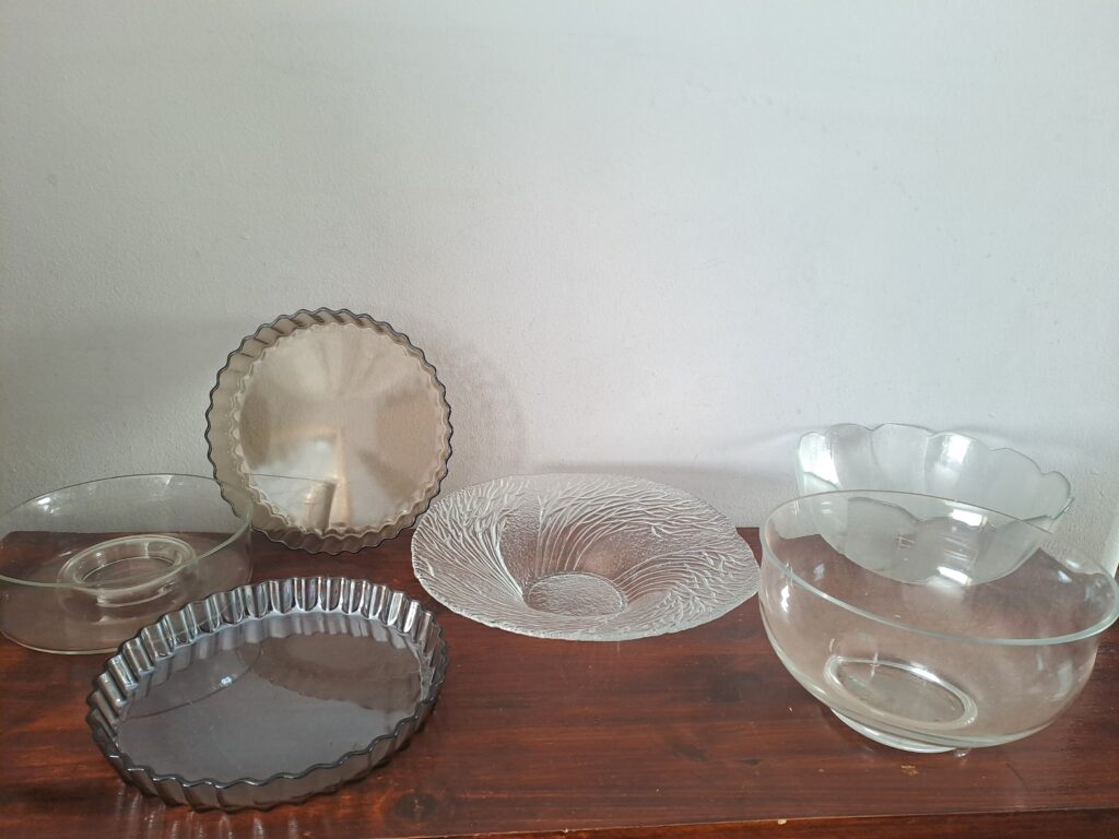 Mixed Lot of 6 Clear Glass Serving Bowls & 2 Tart/Pie Pans