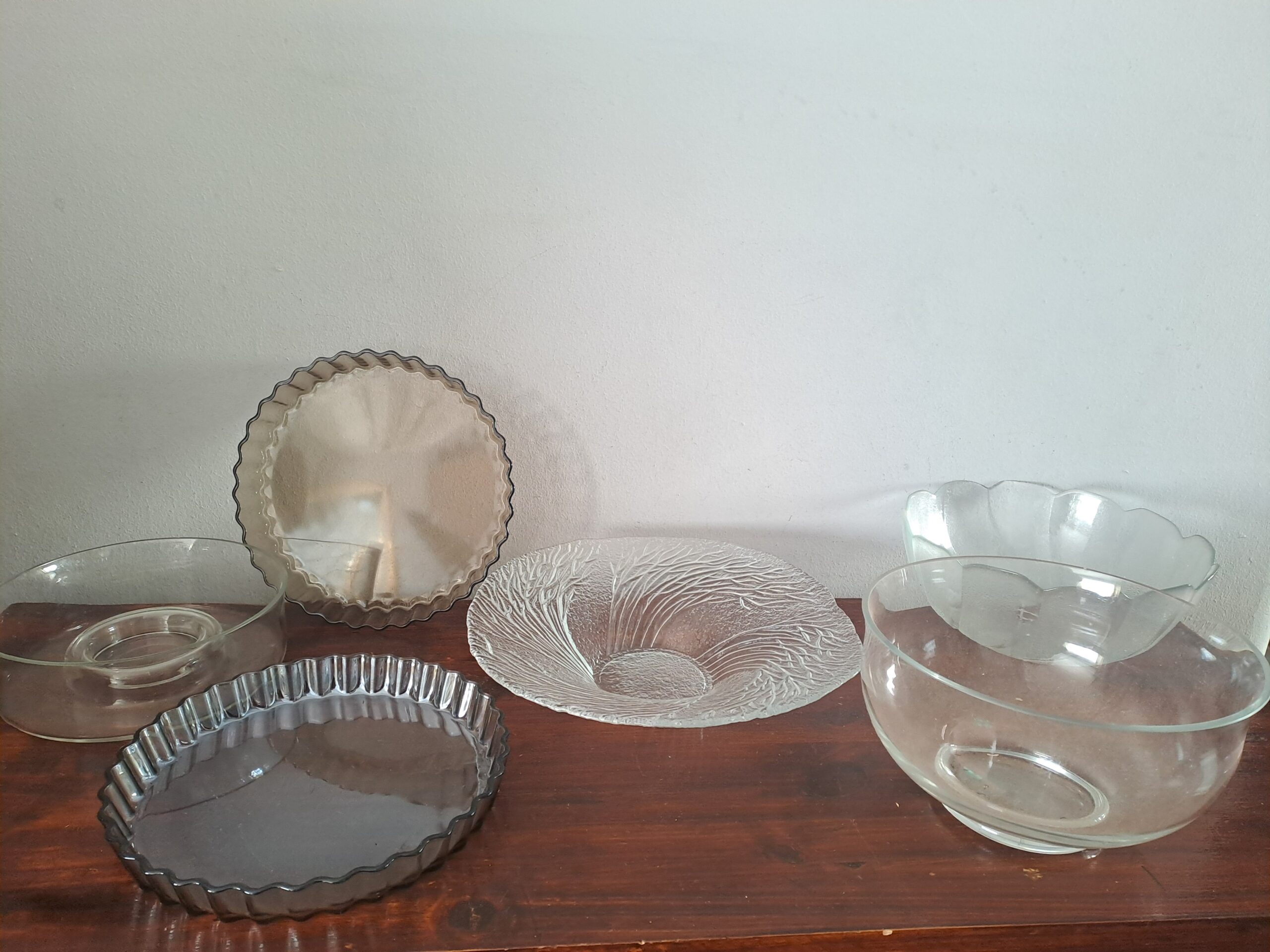Mixed Lot of 6 Clear Glass Serving Bowls & 2 Tart/Pie Pans