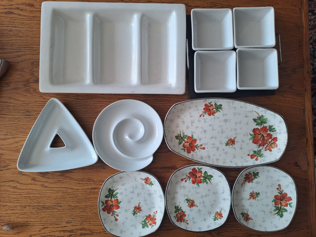 Mixed lot: Midwinter floral plates & assorted white serving dishes (12–15 pcs visible)