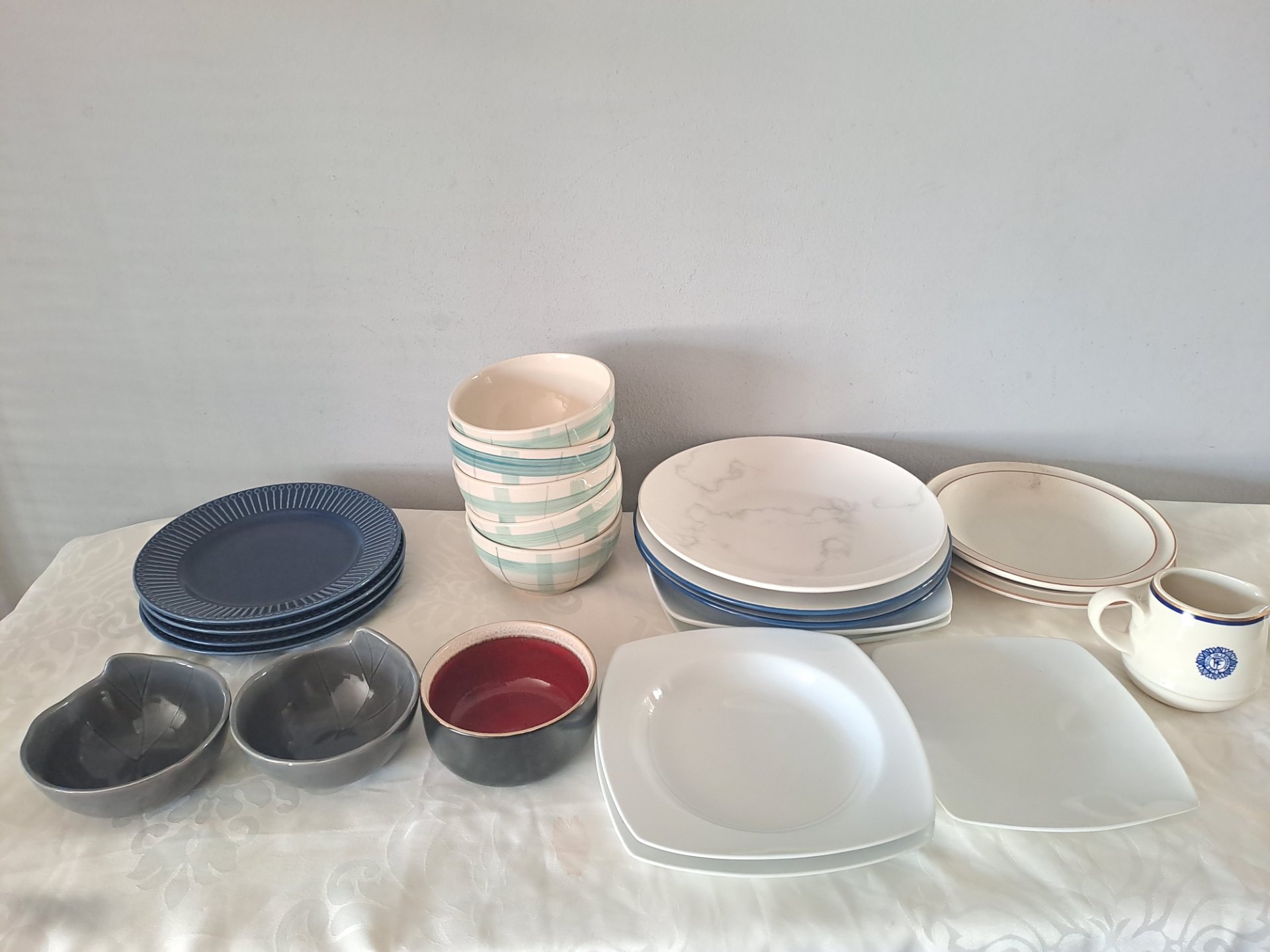 Bulk Assorted Crockery Set – Plates, Bowls, Dishes & Jug (No Chips or Cracks)