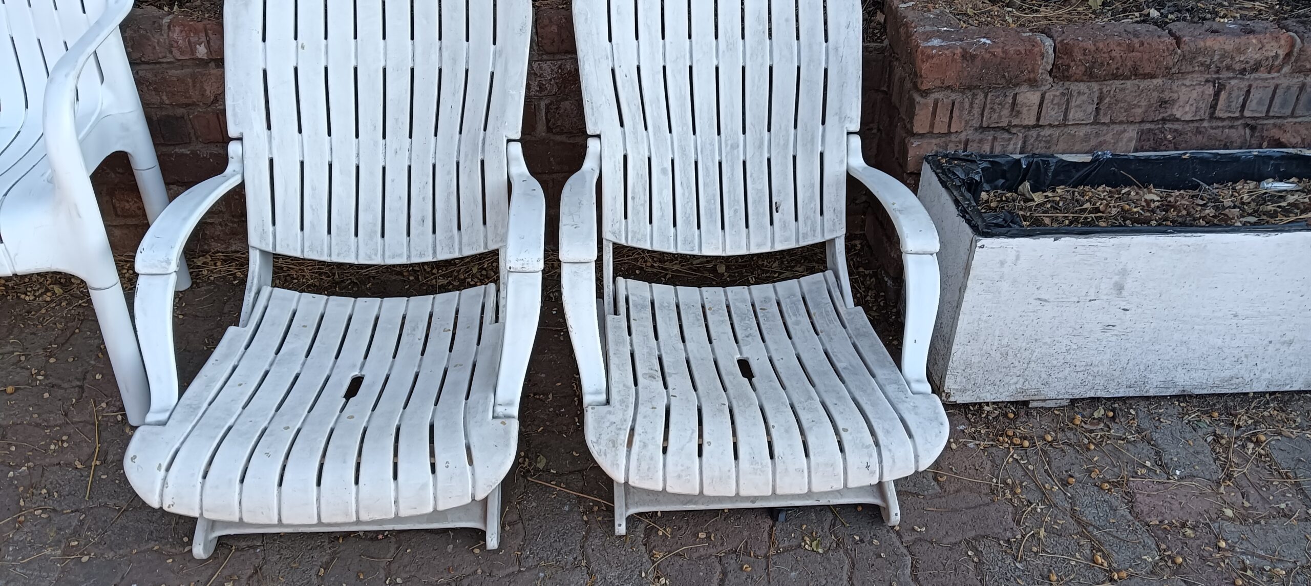 Pair of White Plastic Pool Loungers – Outdoor Garden Set