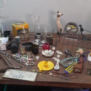 Mixed lot of c.40 small household & decorative items — ceramics, glass, trinkets, untested spot