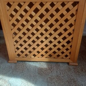 Wooden Lattice-Style Laundry Basket with Hinged Lid