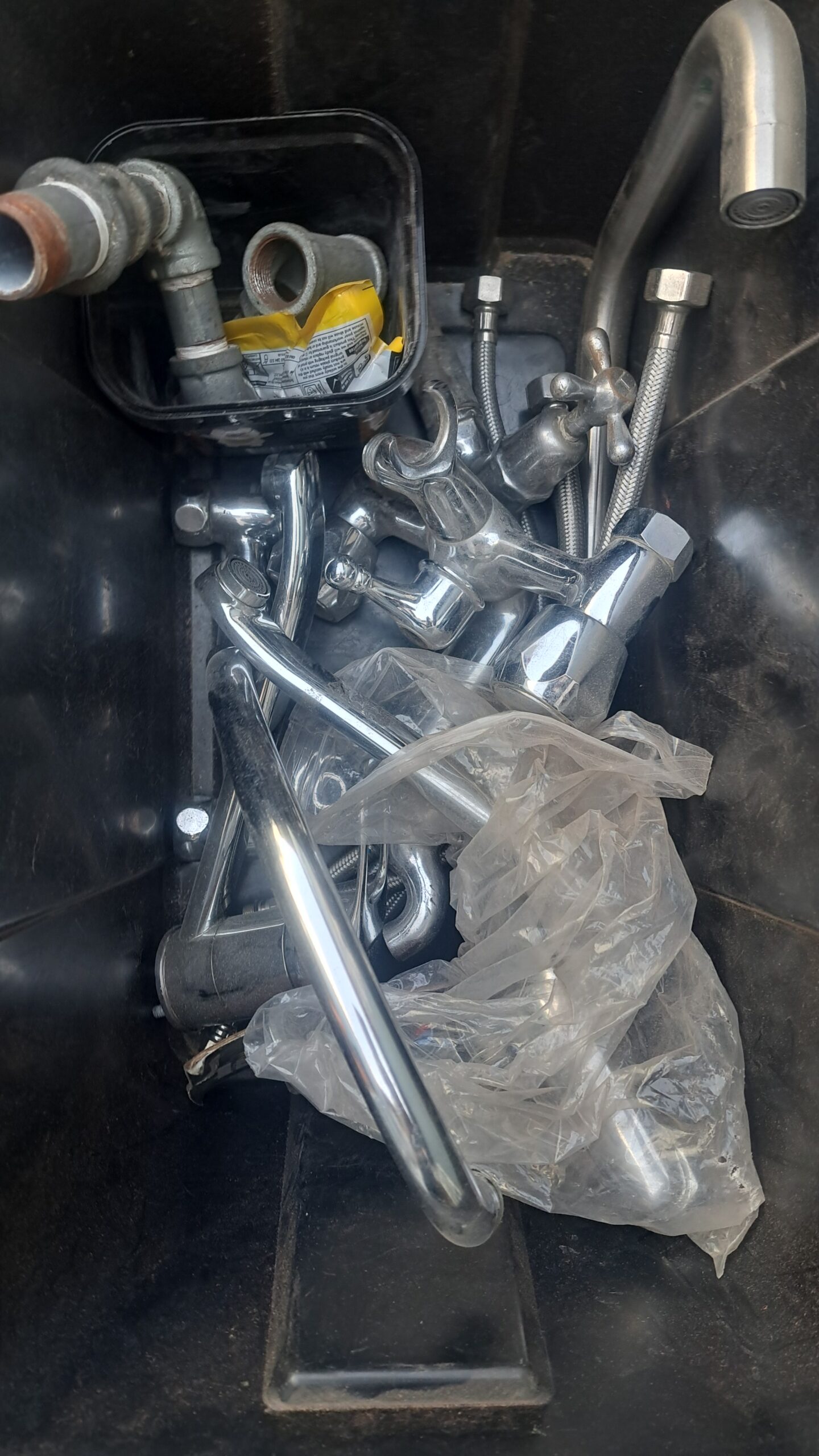 Mixed lot of chrome-colour taps, spouts & plumbing fittings (approx. 8–12 pcs)