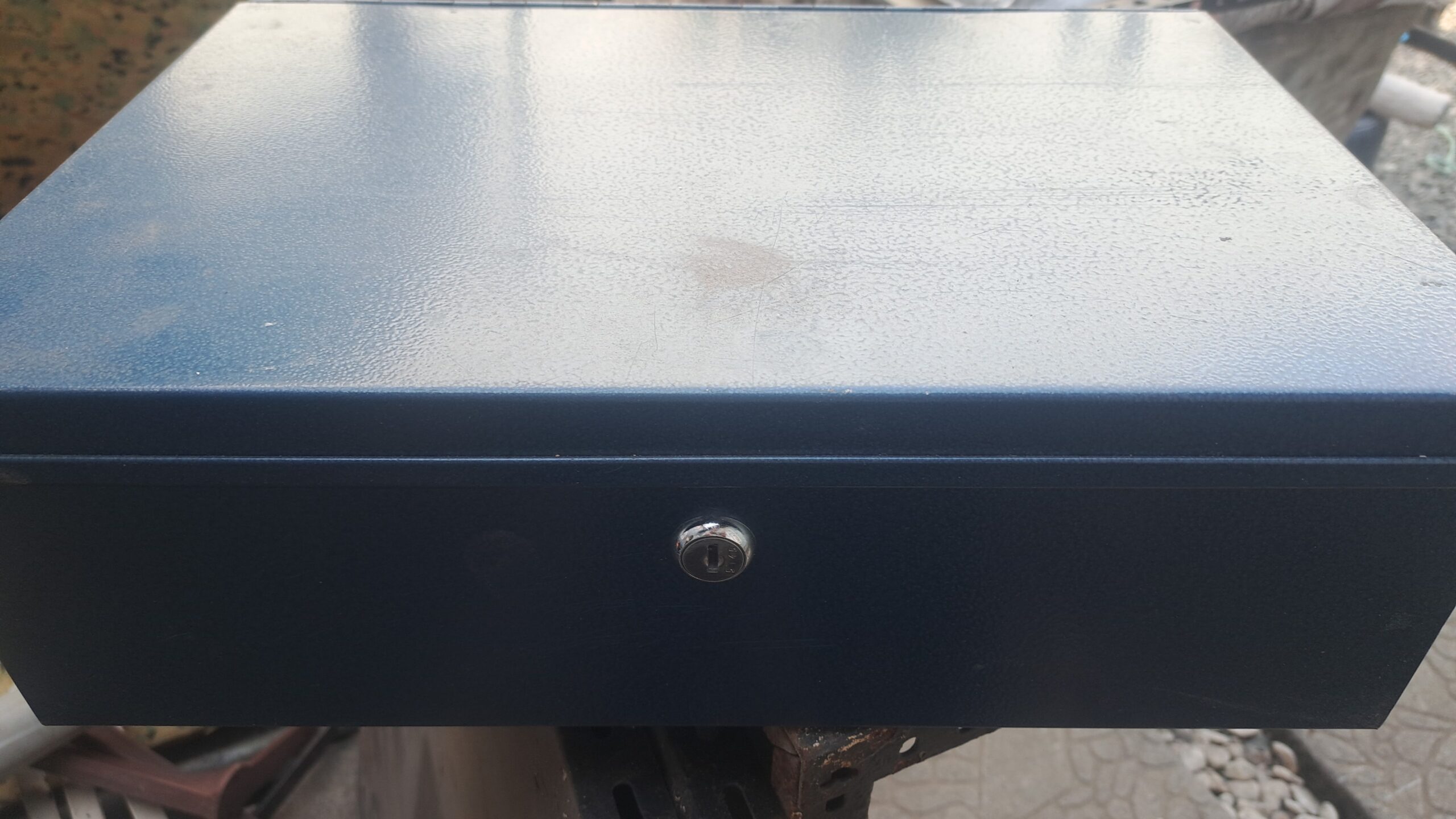 Blue Painted Metal Lock Box with Keyed Cylinder (SAASSAL label)