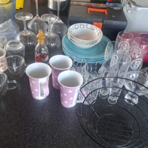 Mixed Kitchenware Lot – Assorted Glassware, Mugs, Plates & Containers (30–40 pcs)