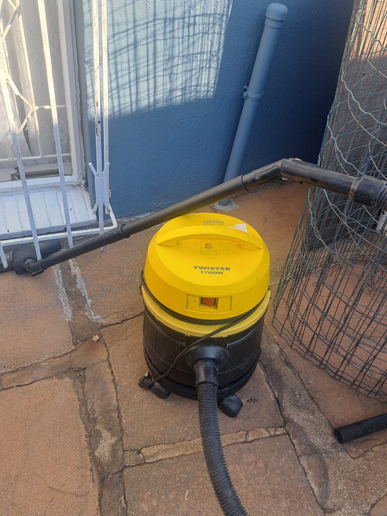 TWISTER CT-100 Yellow & Black Cylinder Vacuum Cleaner with Hose & Wands