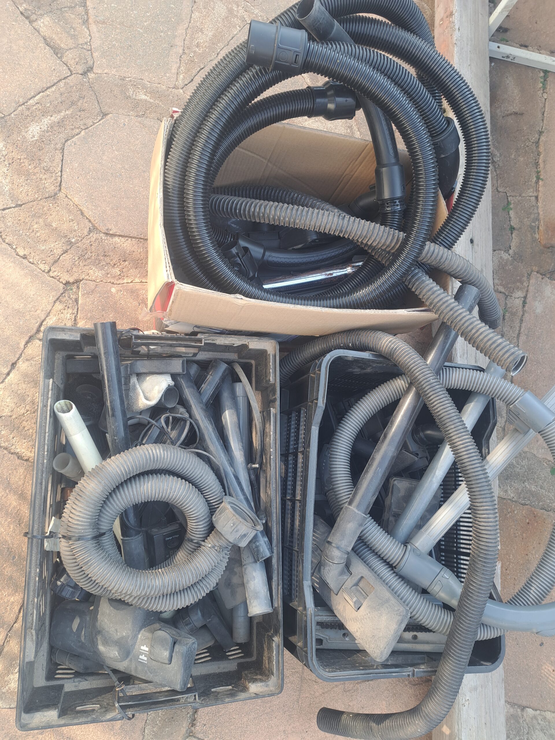 Assortment of Vacuum Cleaner Hoses & Attachment Parts (Approx. 20 Pieces)