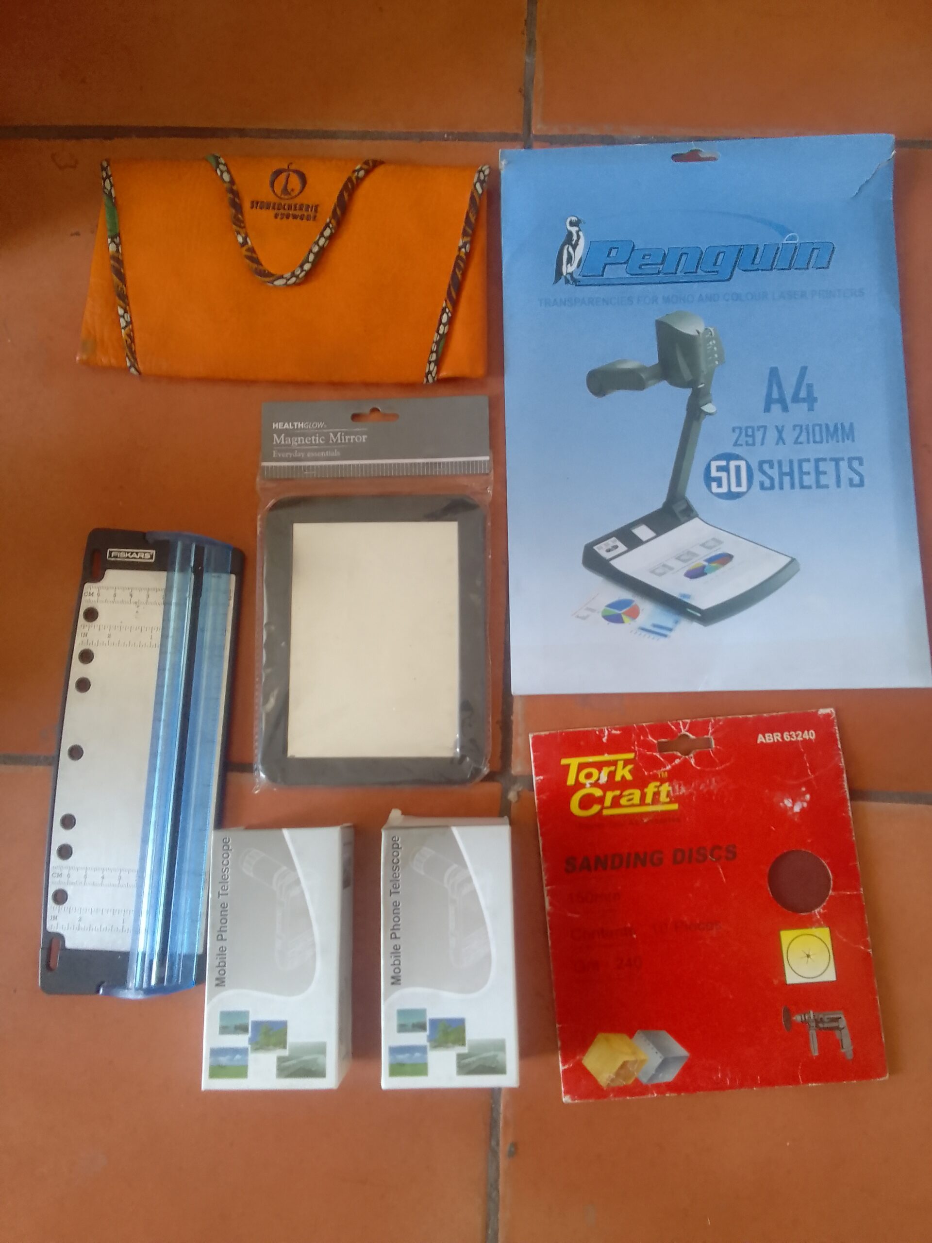Mixed Lot of 7 Small Packaged Items (Assorted)