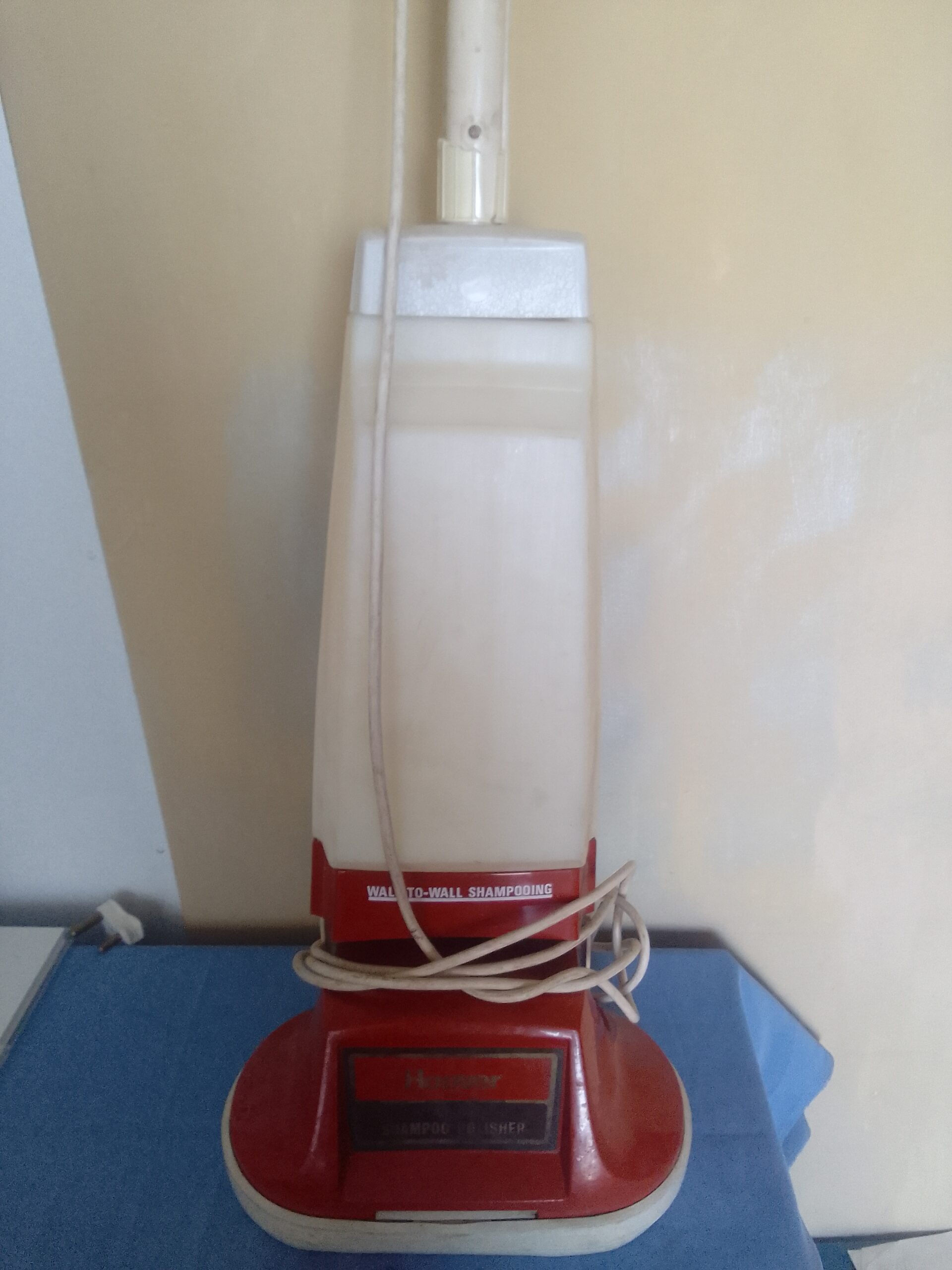 Red & White Upright Shampoo Polisher (1) — Brand Unclear