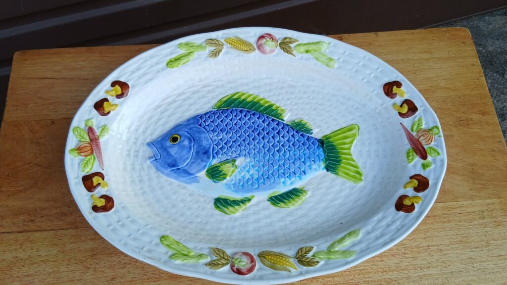 Large Vintage Ceramic Fish-Themed Serving Platter – 47x36cm, Hand-Painted Relief