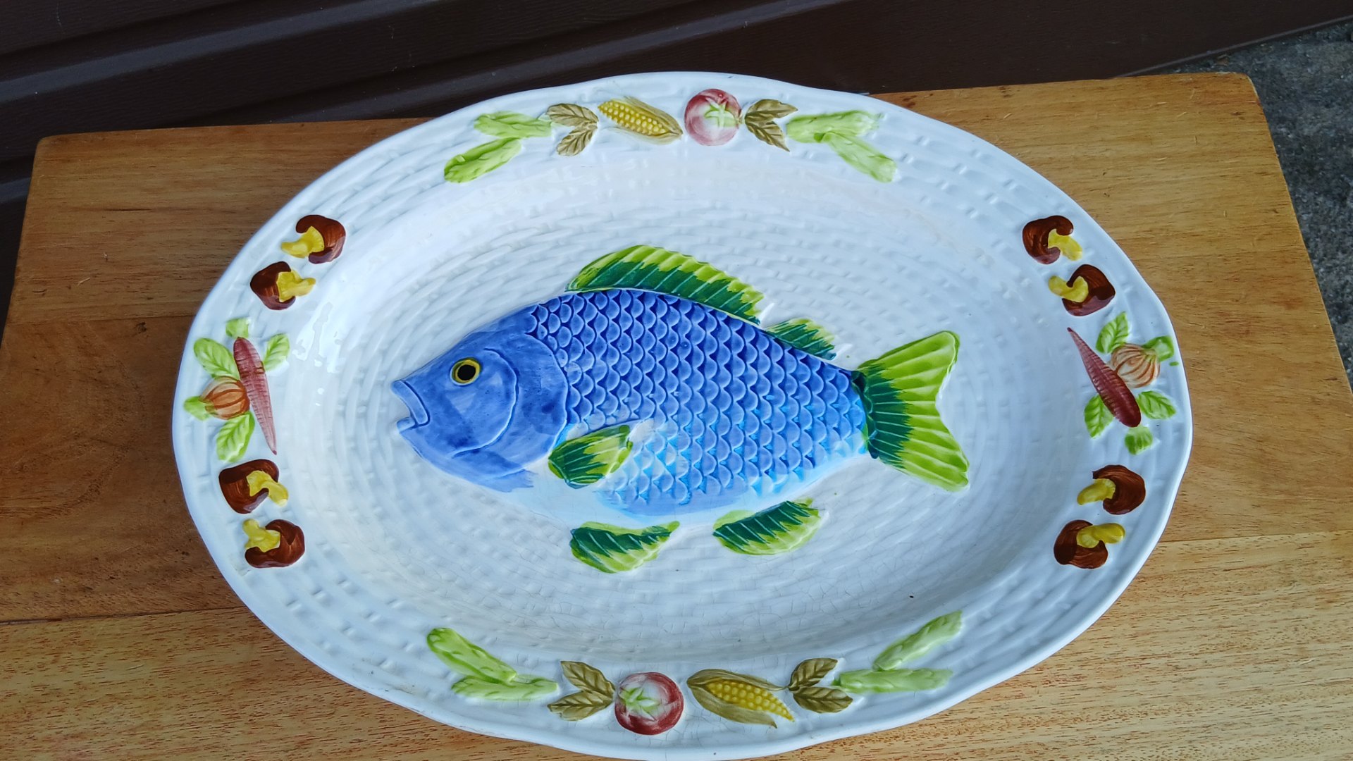 Large Vintage Ceramic Fish-Themed Serving Platter – 47x36cm, Hand-Painted Relief