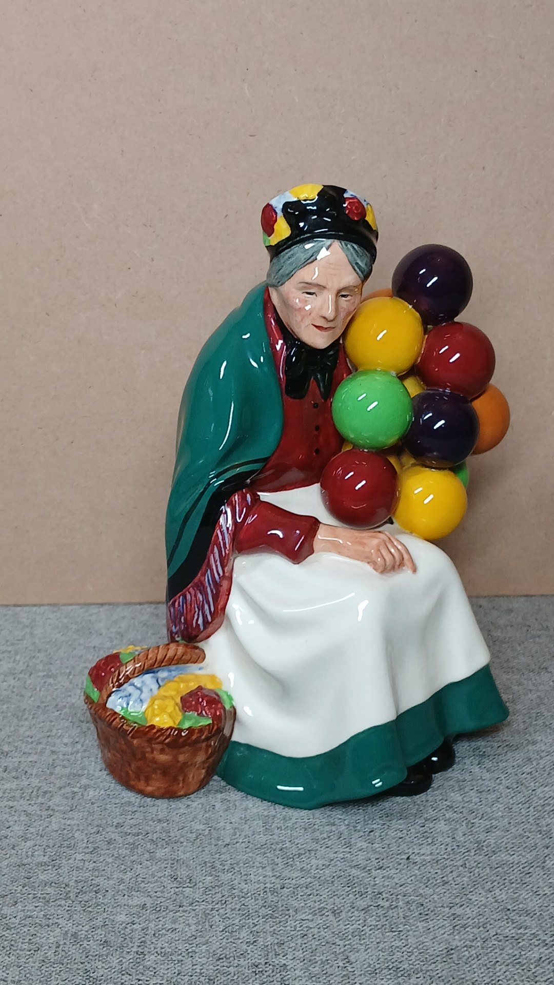 Royal Doulton ‘The Old Balloon Seller’ HN1315 Figurine – 20cm