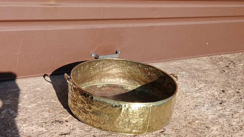 Hammered Brass Oval Pan with Handles – Vintage Decorative Bowl (40x36x11cm)