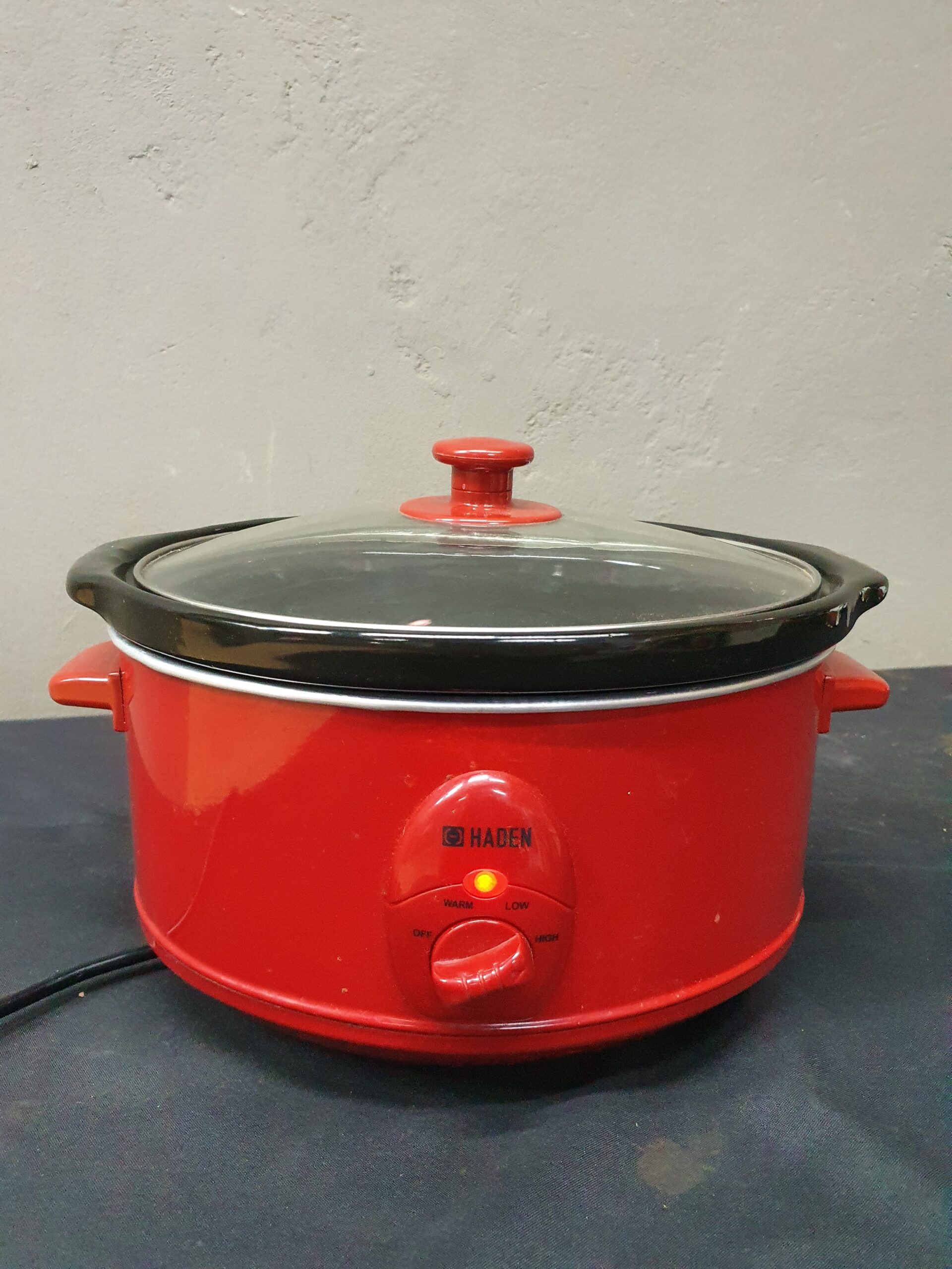 Haden 3.5L Red Slow Cooker (200W) with Removable Inner Pot & Lid