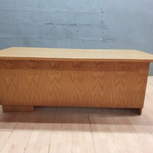 Wood-tone Desk / Large Table (180 x 90 x 72 cm)