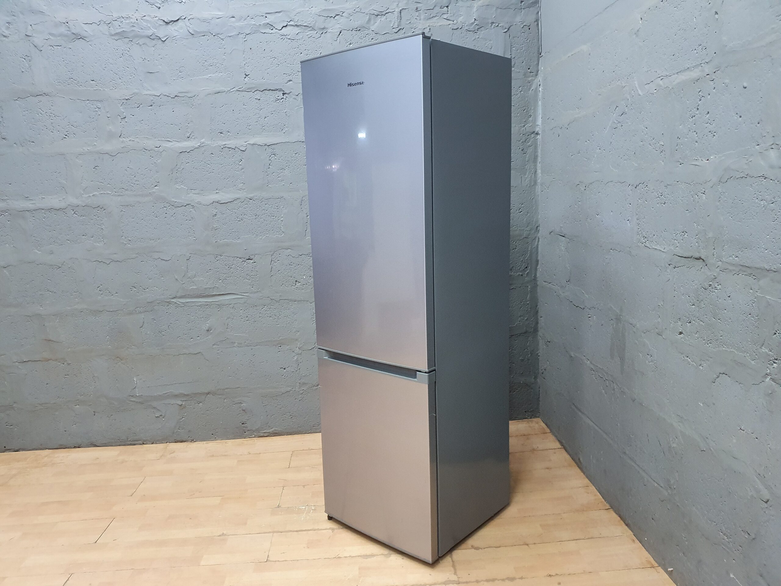 Hisense Bottom-Freezer Refrigerator RD-36DC4S — Silver, 271L (1 unit)