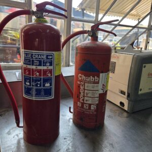 Pair of Red 9kg Fire Extinguishers (set of 2) with Hoses & Gauges
