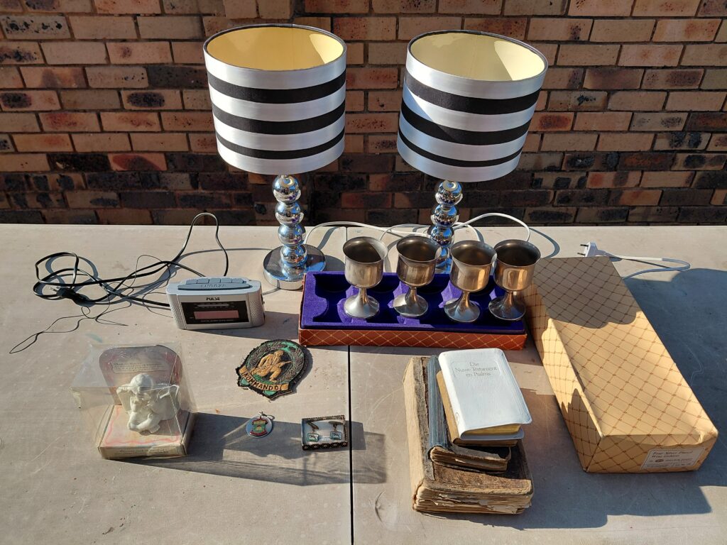Lot 04 – Mixed Vintage Table Lot with Lamps, Boxed Silver-Plated Goblets & Books