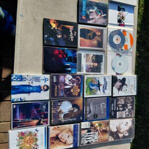 Mixed lot of ~20 English DVDs & Blu-rays — music concerts and movies