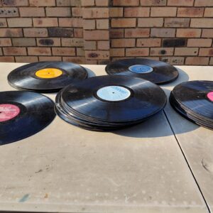 Lot of 50 Vinyl Records (Loose Records, Decor/Collector Lot)