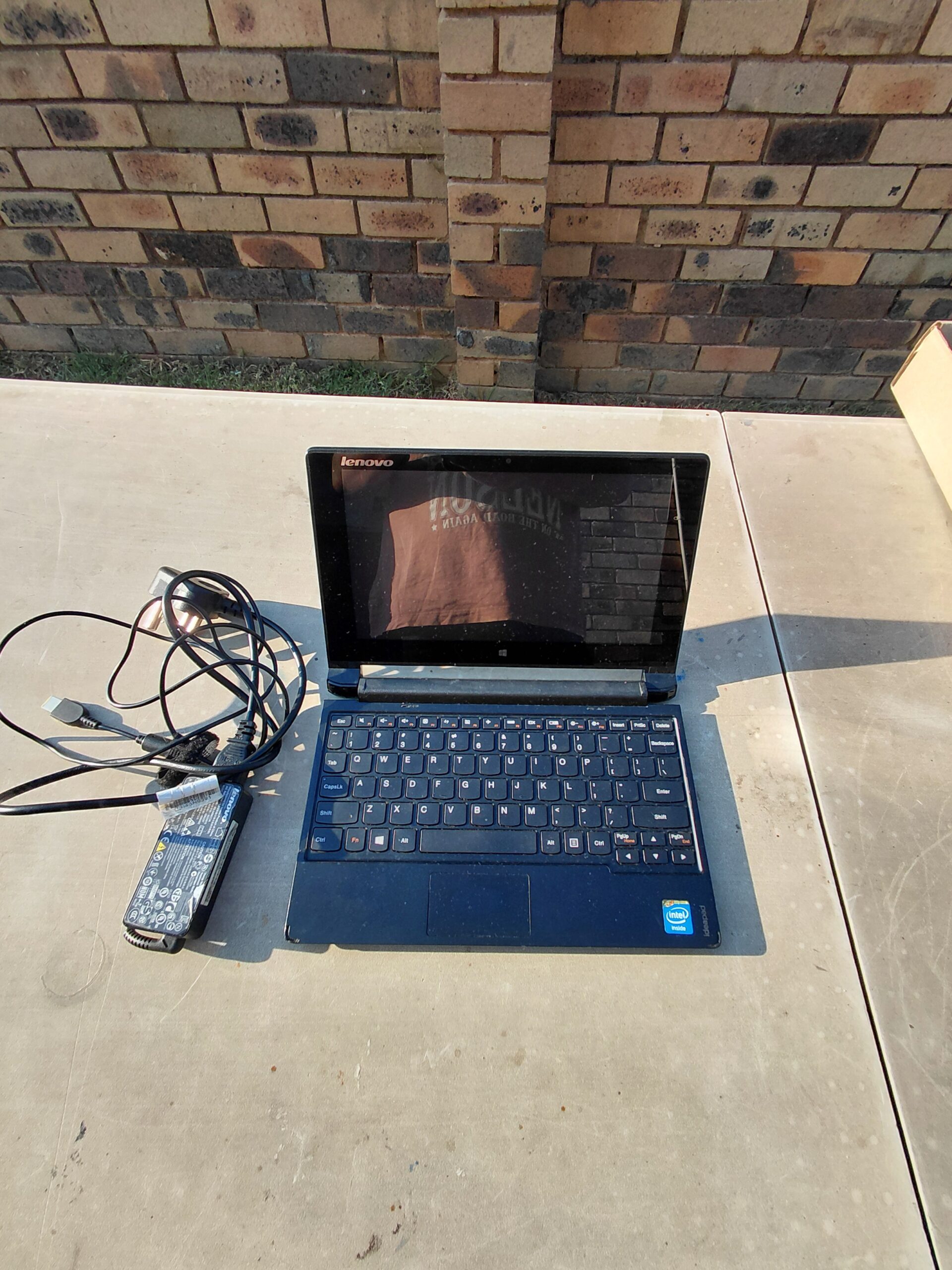 Lenovo Mini Laptop (NON-WORKING) with Charger — Damaged Hinge, For Parts