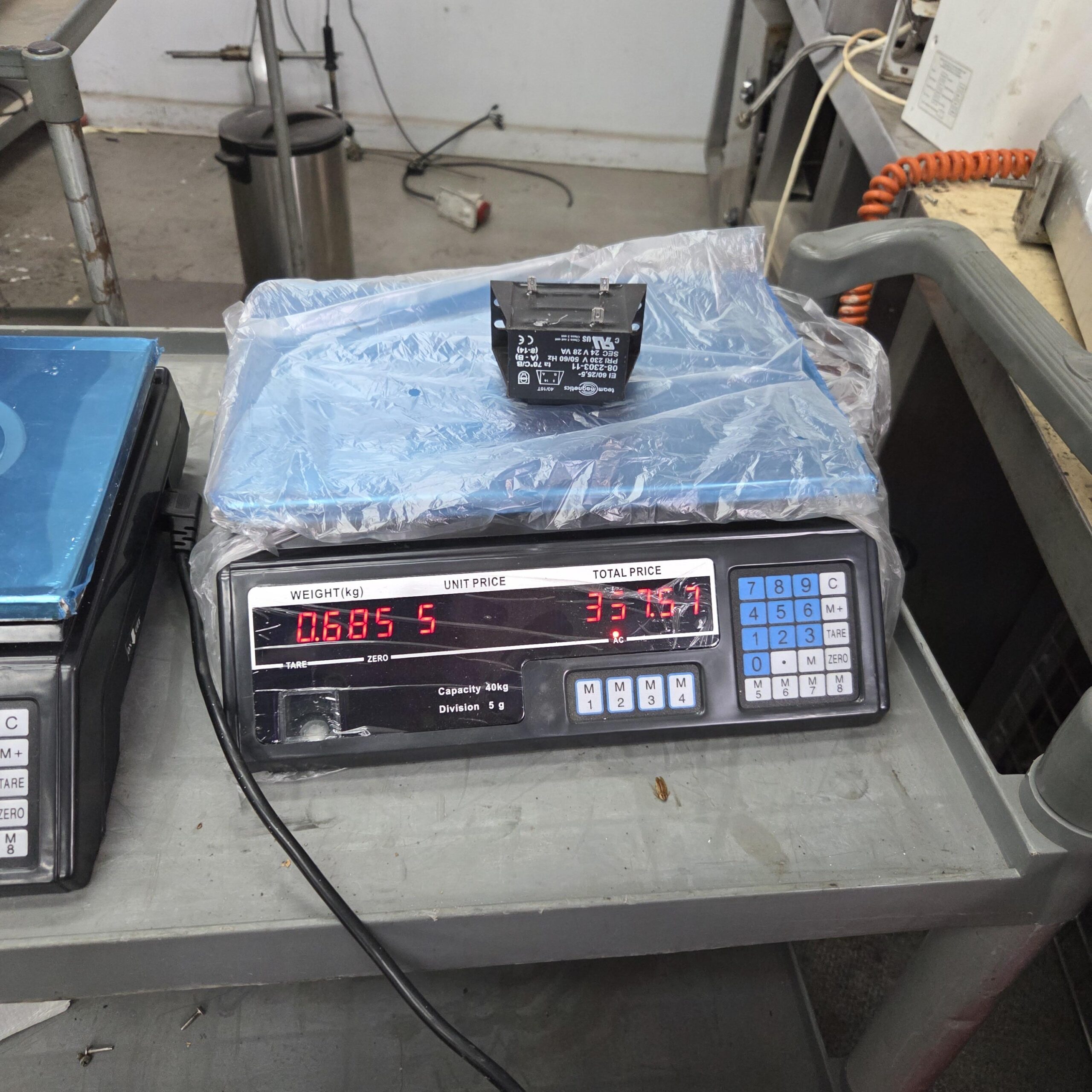 Countertop Digital Price-Computing Scale, 40 kg Capacity, Backlit LCD