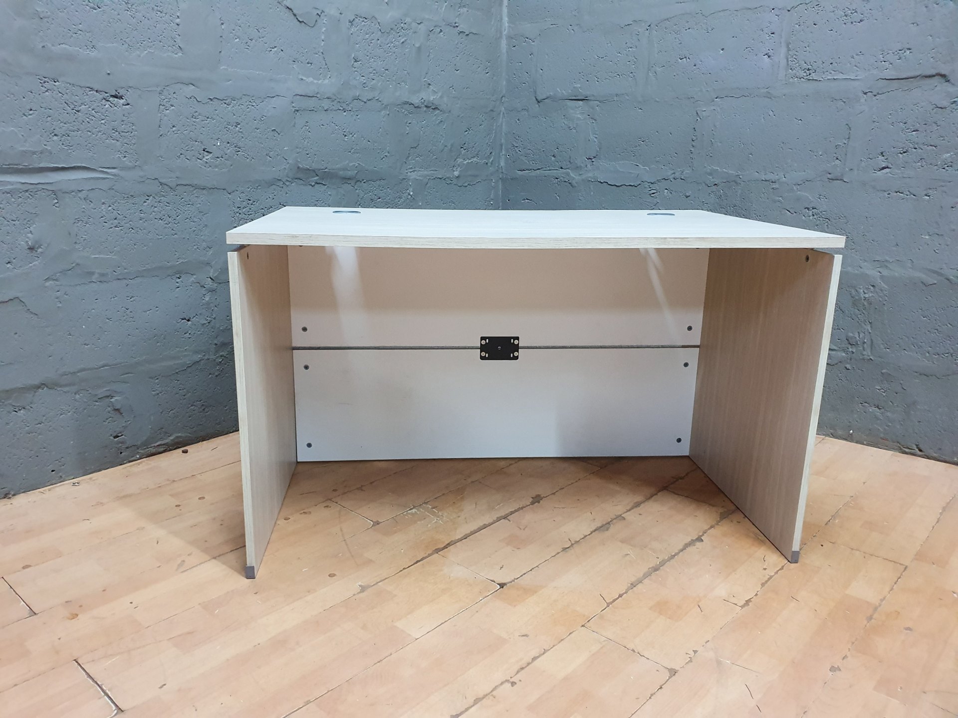 Modern Office Desk with Cable Grommets – 120x76x73cm, Good Condition