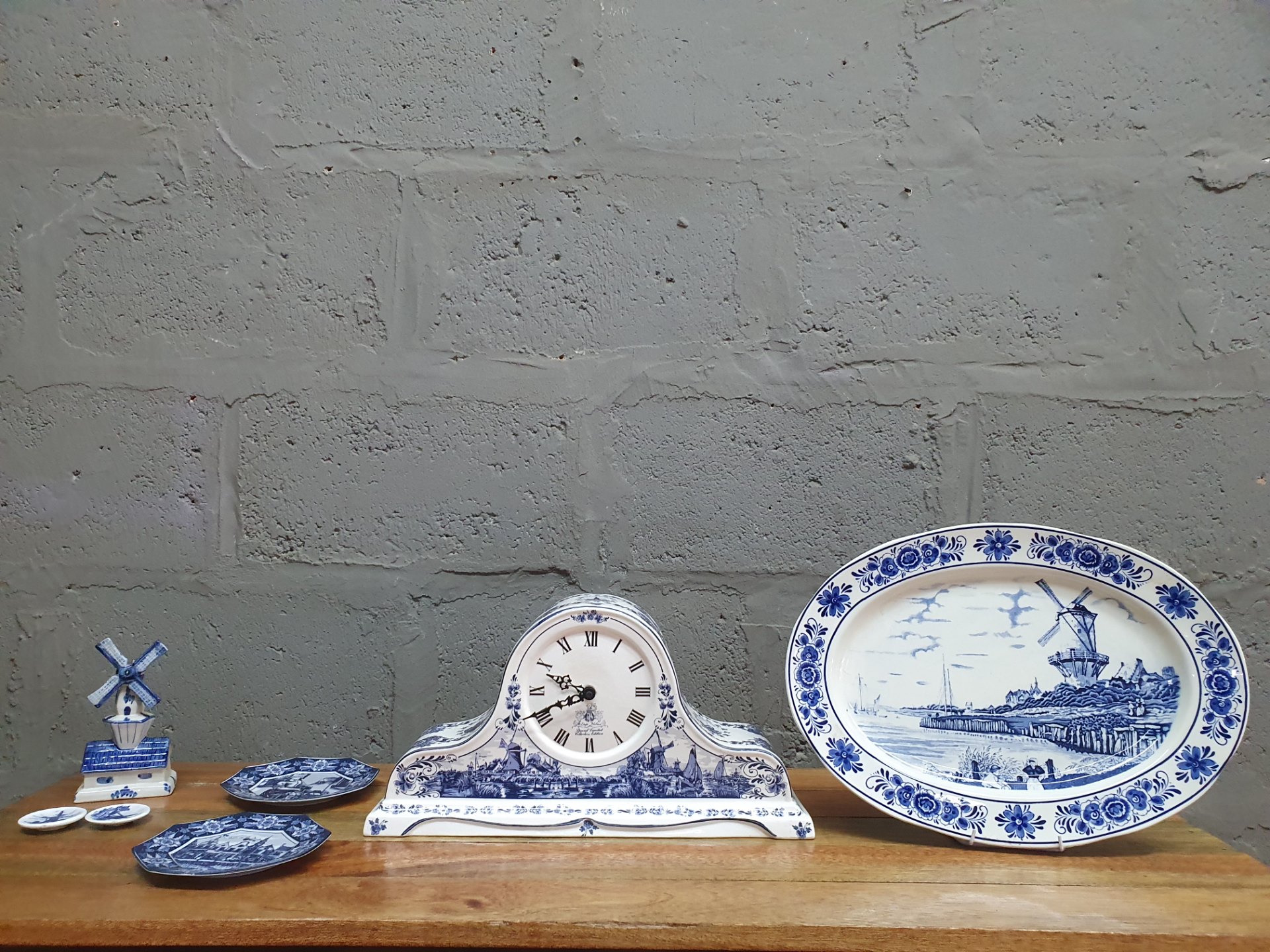 Delft Blue Mantel Clock & 6-Piece Delftware Decorative Ceramics Lot – Special Limited Collectors Edition