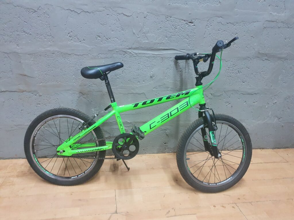 Totem C-303 green single-speed kid’s bike — used, cosmetic wear