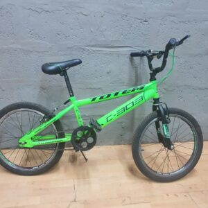 Totem C-303 green single-speed kid's bike — used, cosmetic wear