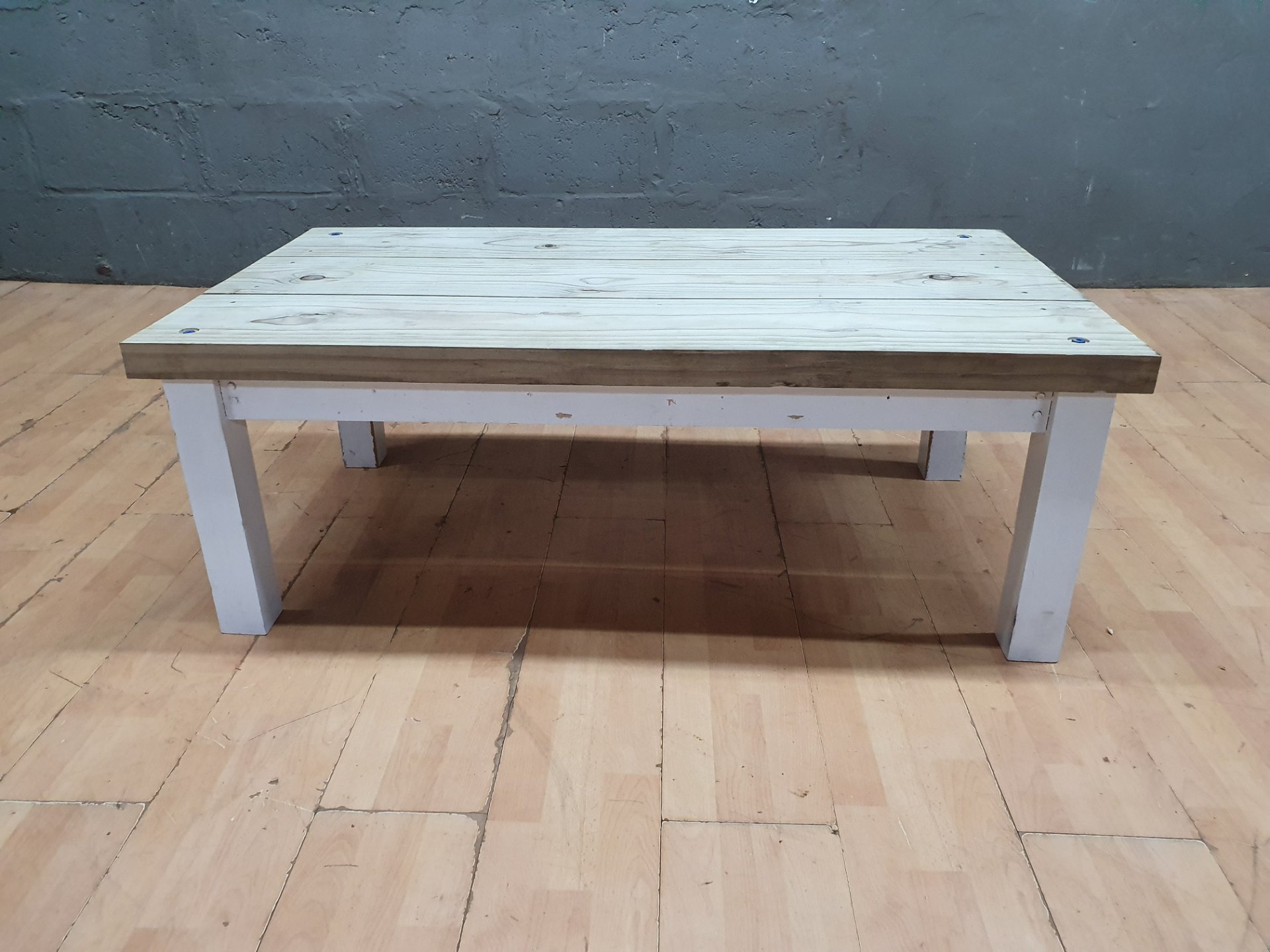 Low Pine Coffee / Side Table on White Painted Frame – 125 x 68 x 45 cm
