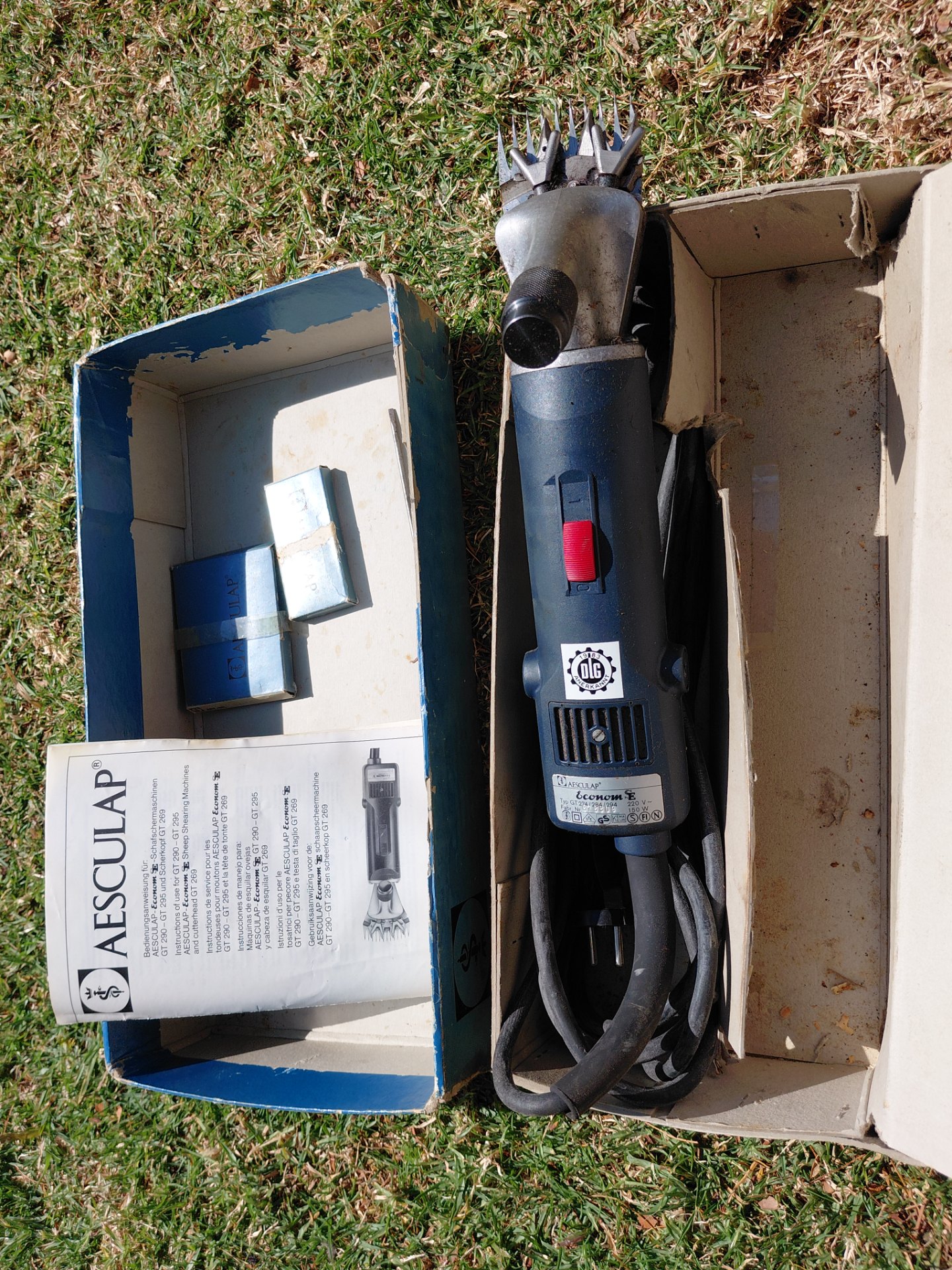 AESCULAP Econorm E electric animal clipper (220V / 150W) — boxed with manual & spare blades