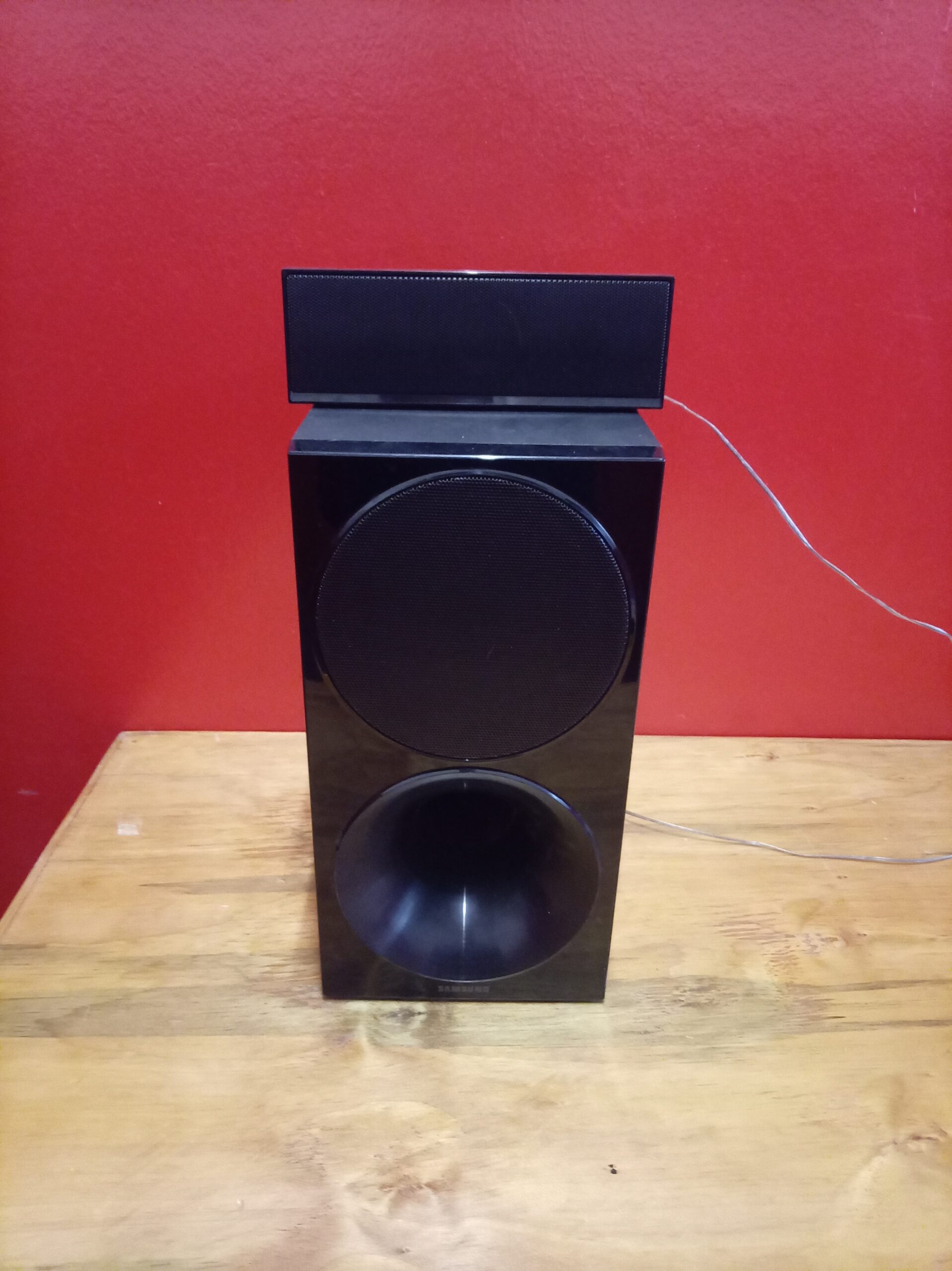 Samsung centre speaker system with subwoofer — 1 set (black)